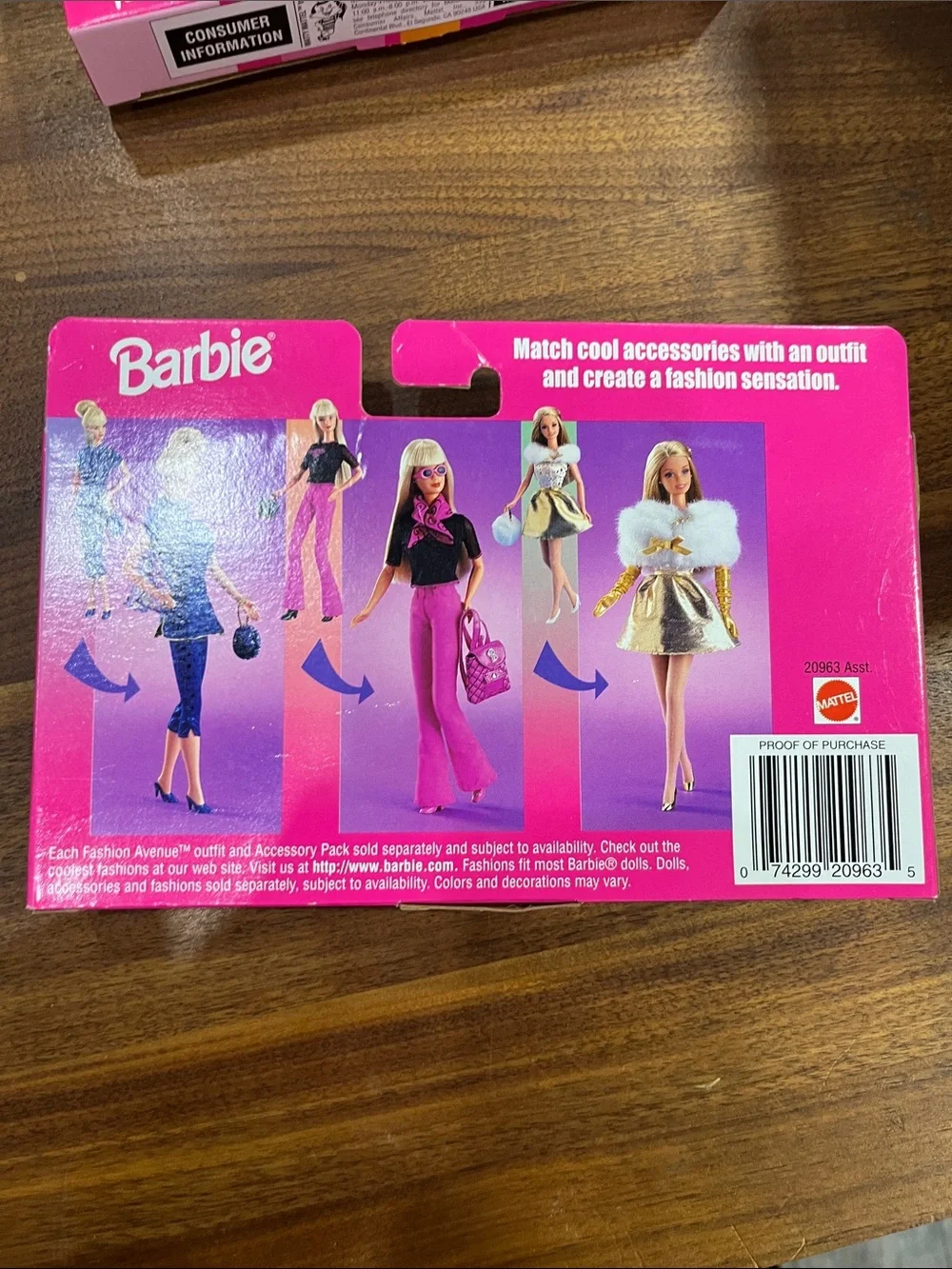 1998 Barbie Fashion Avenue Accessories Set - Fuchsia #20963